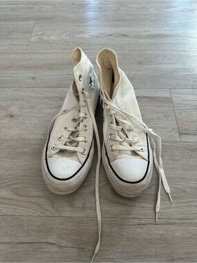 Converse High Top platform Sneakers size 7